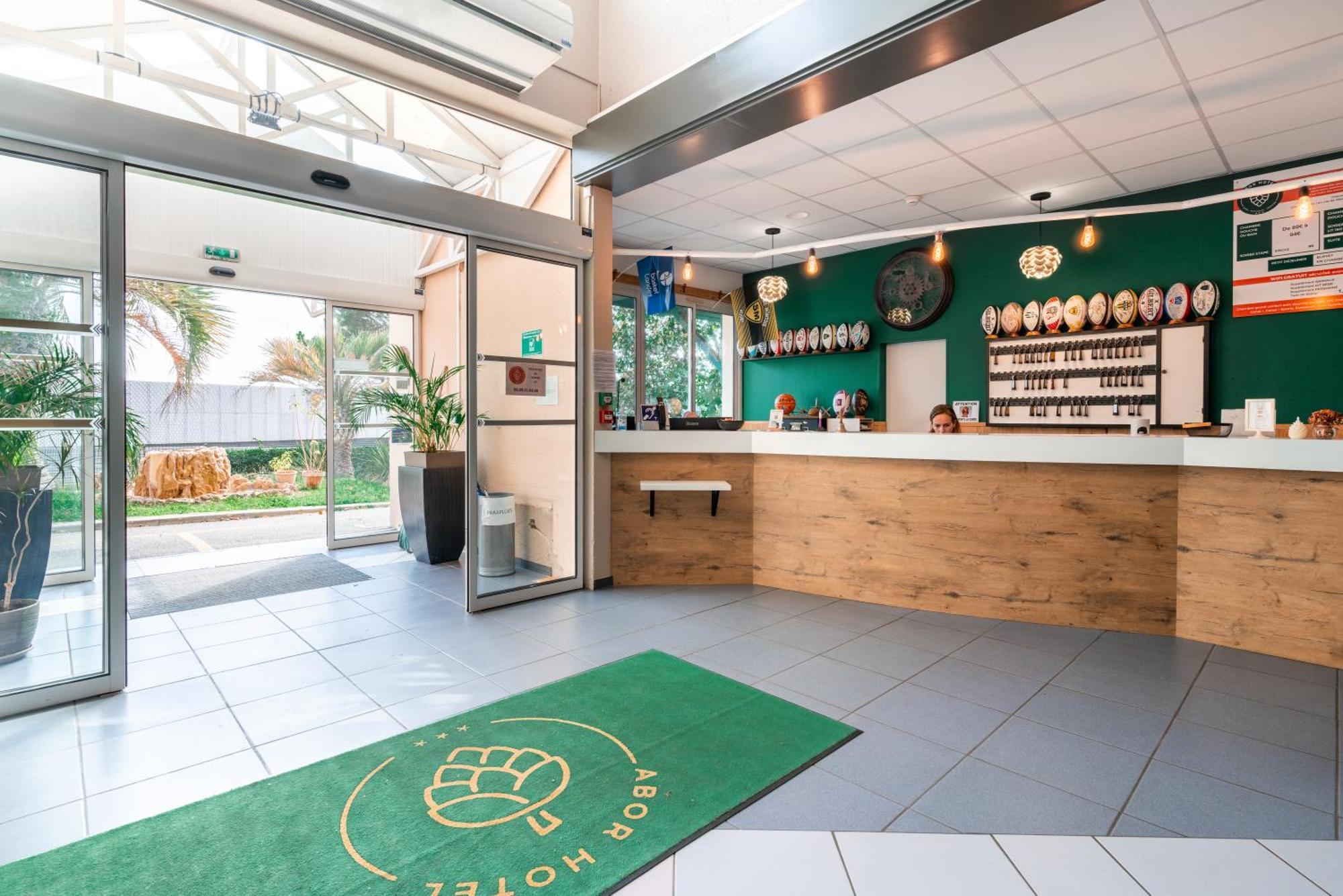 Abor Hotel, Mont De Marsan Saint-Pierre-du-Mont  Экстерьер фото